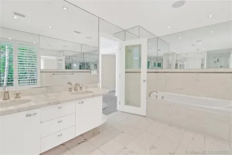 6620 Windsor Lane Miami Beach FL 33141