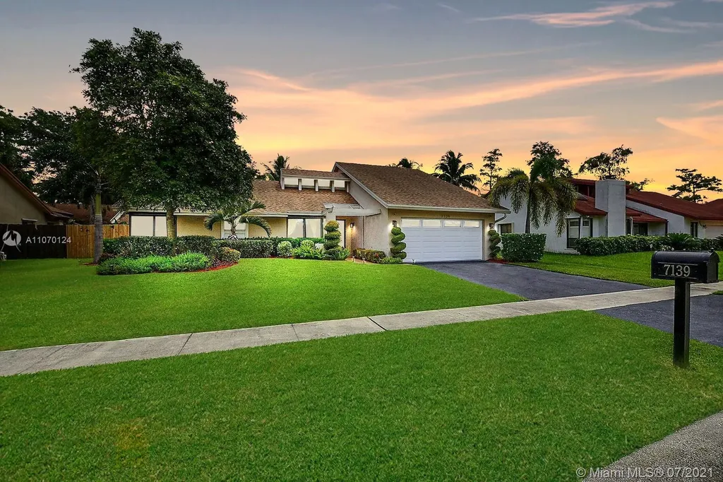 7139 NW 49th Street Lauderhill FL 33319
