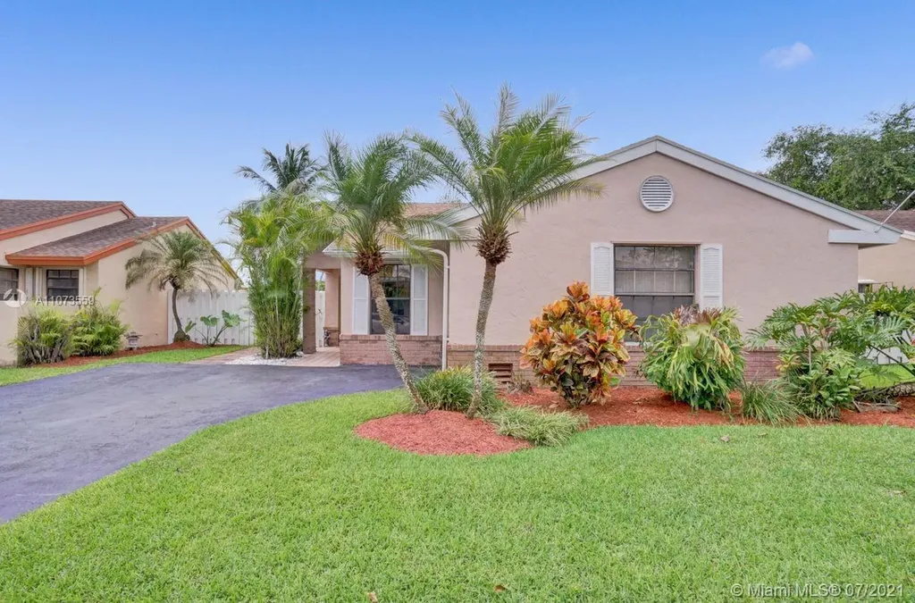 13740 Oak Ridge Drive Davie FL 33325