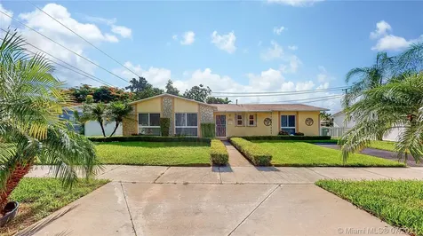 19625 SW 99th Court Cutler Bay FL 33157