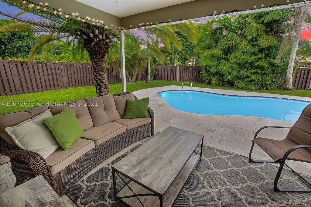 1111 NW 74th Way Plantation FL 33313