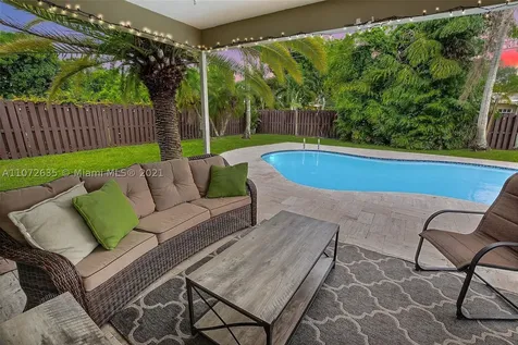1111 NW 74th Way Plantation FL 33313