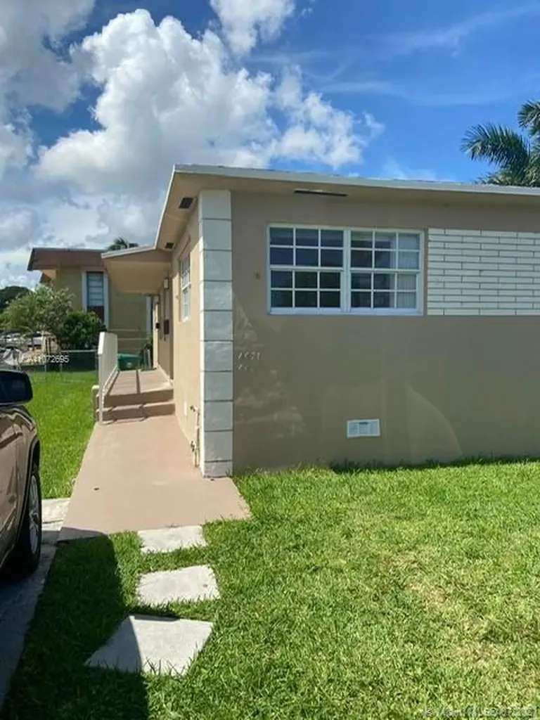 4421 NW 9th Street Miami FL 33126