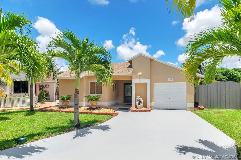 921 SW 112th Avenue Pembroke Pines FL 33025