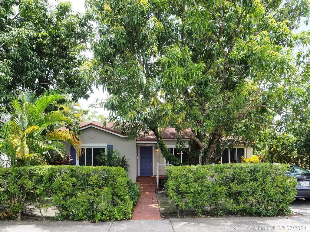 6852 SW 35th Street Miami FL 33155