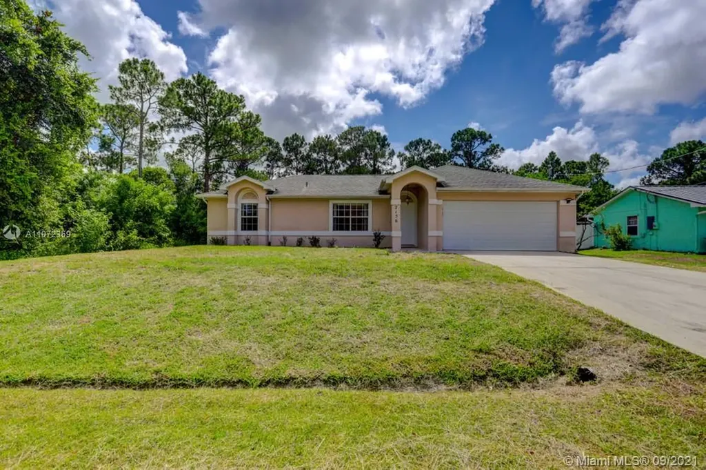 2156 SW Wayne Street Port St. Lucie FL 34984
