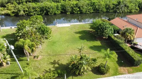 8545 SE Palm Street Hobe Sound FL 33455