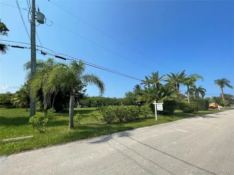 8545 SE Palm Street Hobe Sound FL 33455
