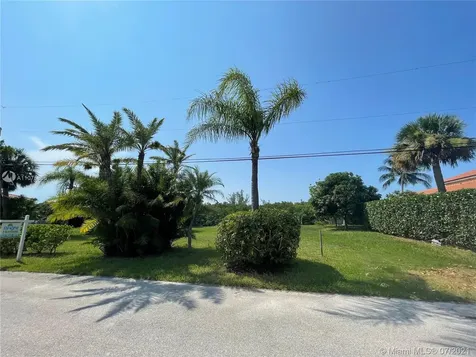 8545 SE Palm Street Hobe Sound FL 33455