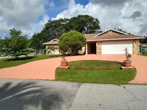 1798 SE Mansfield Street Port St. Lucie FL 34952