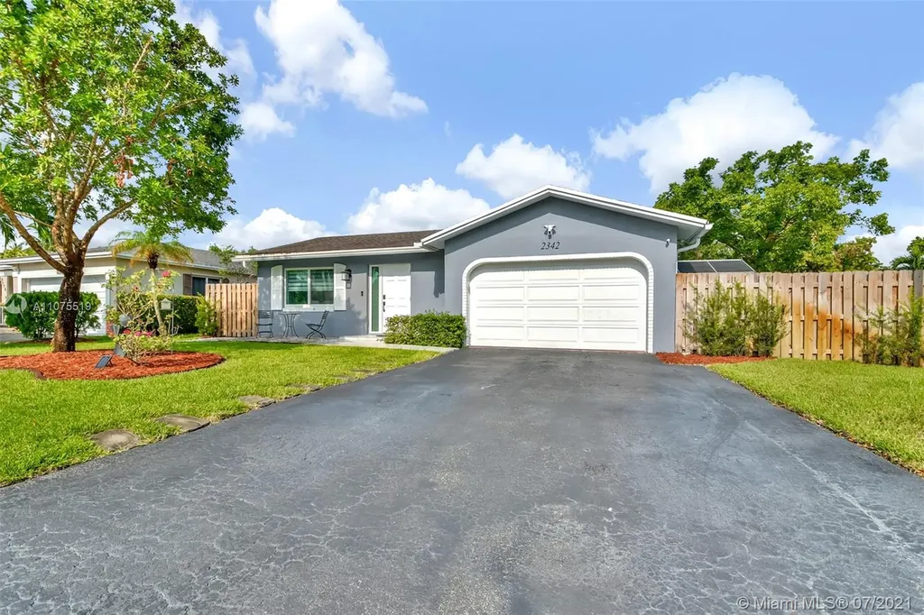 2342 NW 98th Lane Coral Springs FL 33065