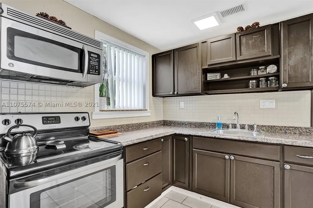 4551 SW 38th Street West Park FL 33023