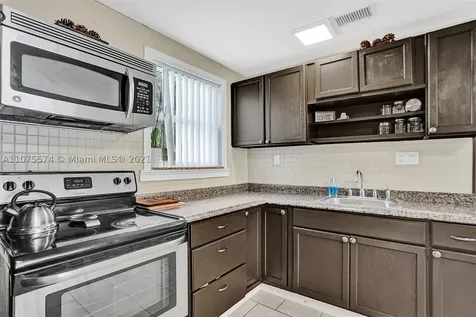 4551 SW 38th Street West Park FL 33023