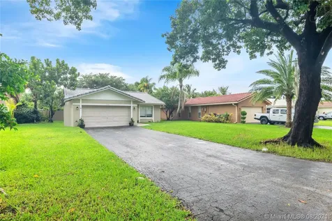 995 NW 87th Avenue Coral Springs FL 33071