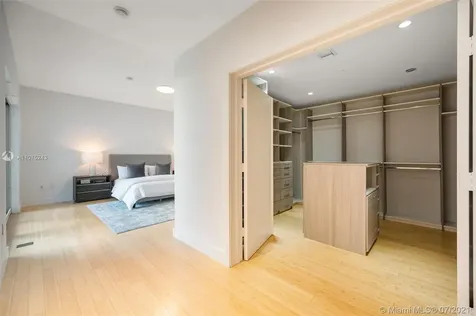 6103 Aqua Avenue Miami Beach FL 33141