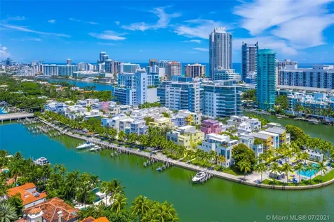 6103 Aqua Avenue Miami Beach FL 33141