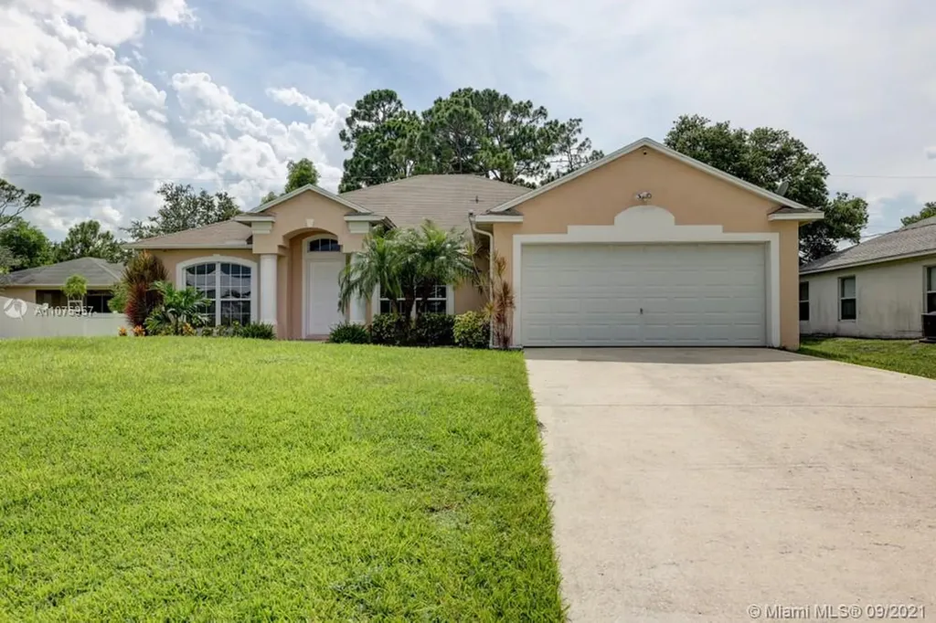 4634 SW Tacoma Street Port St. Lucie FL 34953