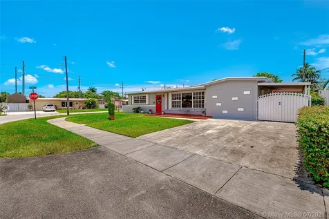 1560 W 53rd Terrace Hialeah FL 33012