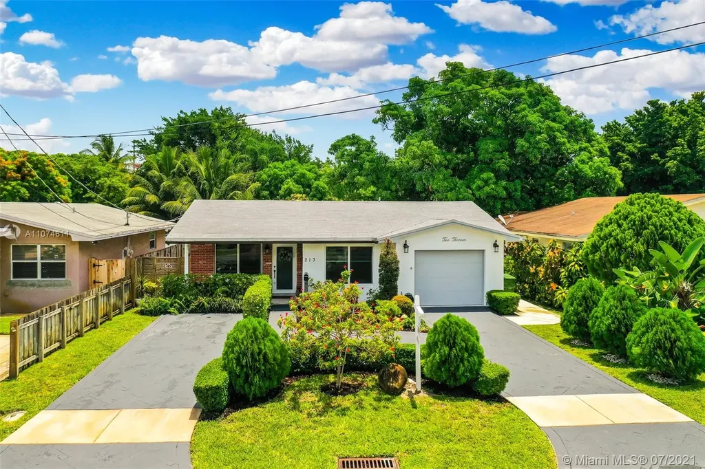 213 SW 2nd Avenue Hallandale Beach FL 33009