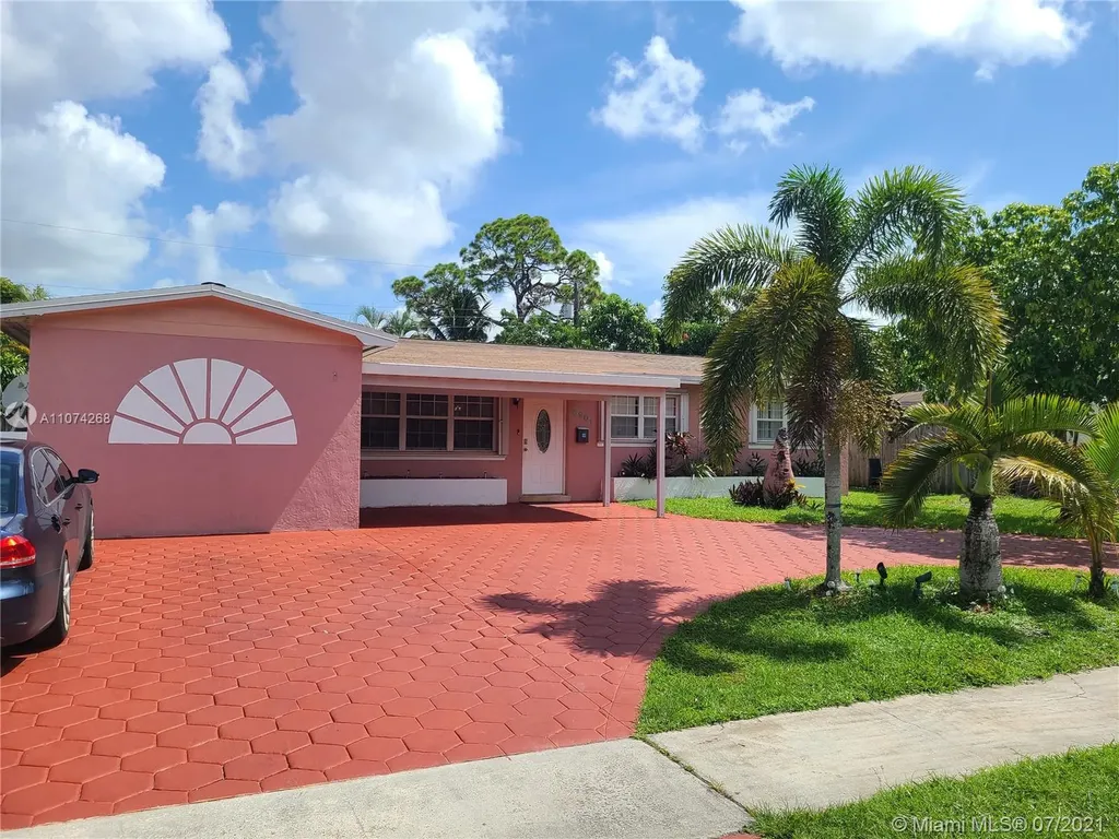 6901 SW 5th Street Pembroke Pines FL 33023