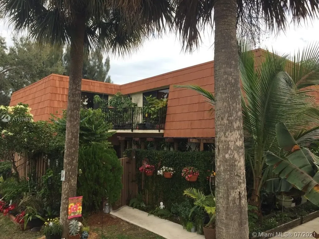 8124 S Coral Circle North Lauderdale FL 33068
