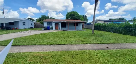 611 N 70th Way Hollywood FL 33024