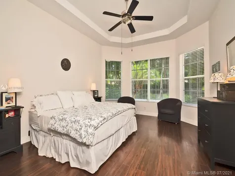 1995 Harbor View Circle Weston FL 33327