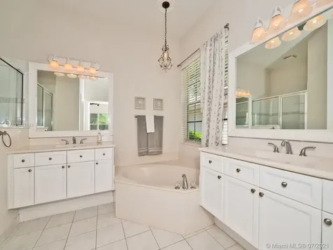 1995 Harbor View Circle Weston FL 33327