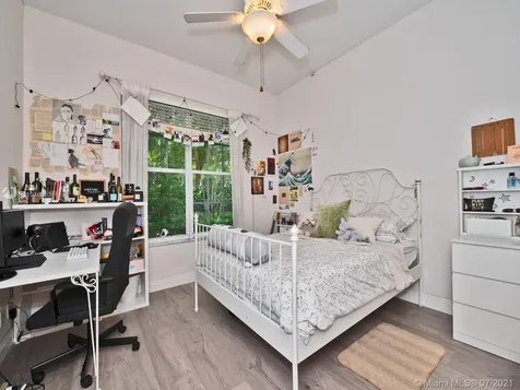 1995 Harbor View Circle Weston FL 33327