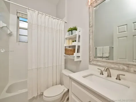 1995 Harbor View Circle Weston FL 33327