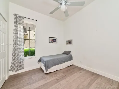 1995 Harbor View Circle Weston FL 33327