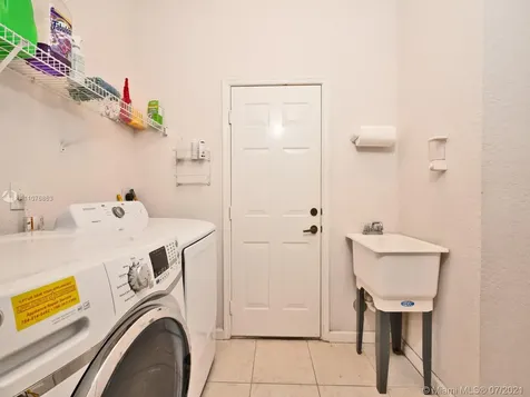 1995 Harbor View Circle Weston FL 33327