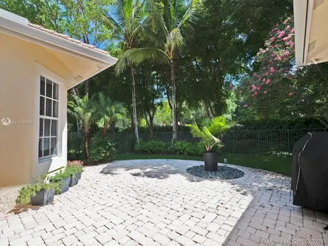 1995 Harbor View Circle Weston FL 33327