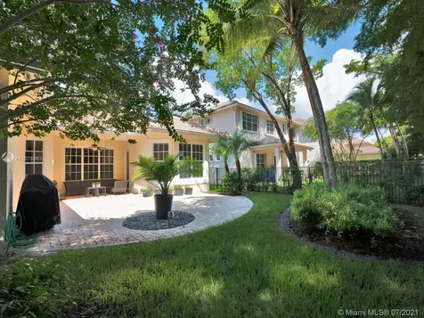 1995 Harbor View Circle Weston FL 33327