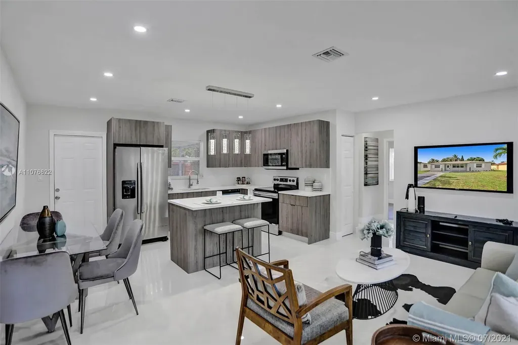 2501 Rodman Street Hollywood FL 33020