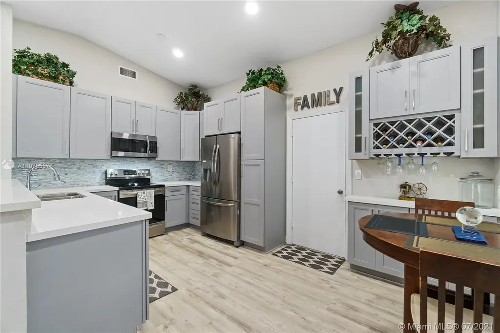 1711 SW 129th Way Davie FL 33325