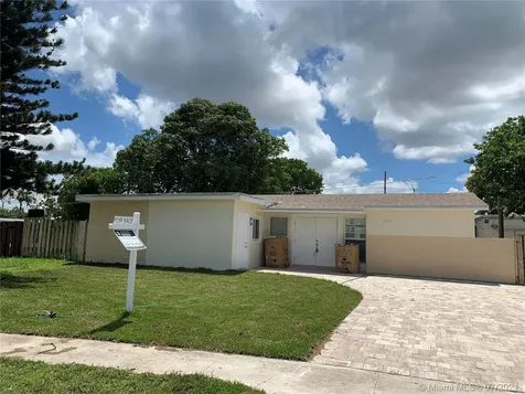 2031 NW 82nd Way Sunrise FL 33322