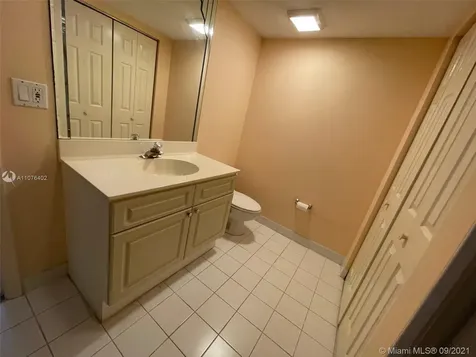 17275 Collins Avenue Sunny Isles Beach FL 33160