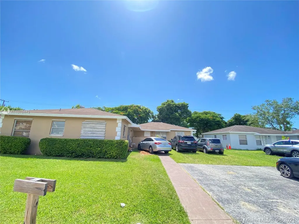 18645 SW 100th Avenue Cutler Bay FL 33157