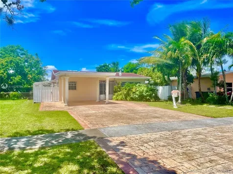 305 NW 122nd Street North Miami FL 33168