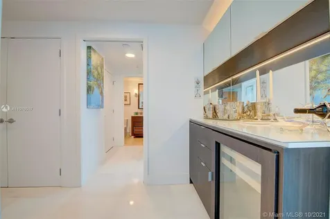 6899 Collins Avenue Miami Beach FL 33141