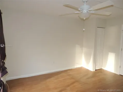 7904 West Drive North Bay Village FL 33141