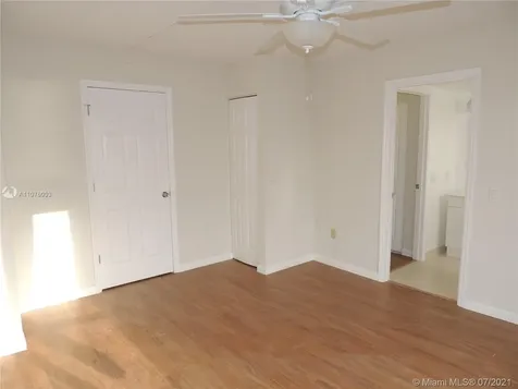 7904 West Drive North Bay Village FL 33141