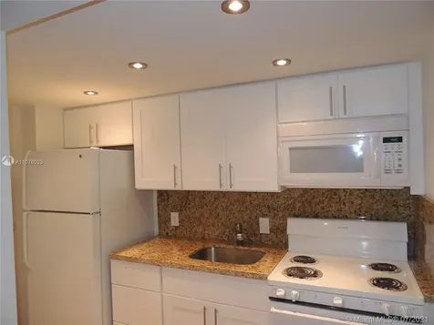 7904 West Drive North Bay Village FL 33141
