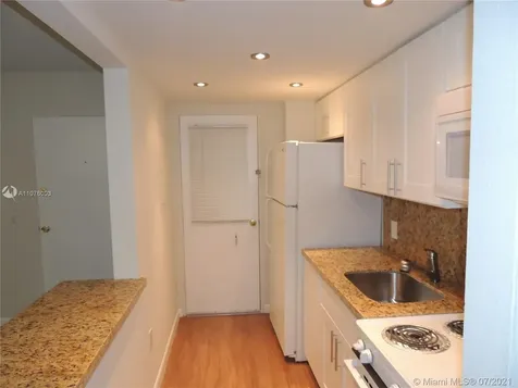 7904 West Drive North Bay Village FL 33141