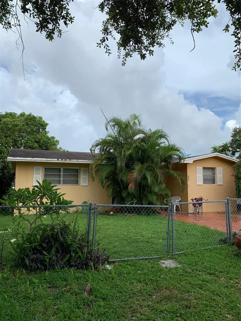 935 NW 32nd Court Miami FL 33125