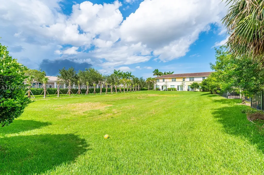5218 SW 78th Terrace Davie FL 33328