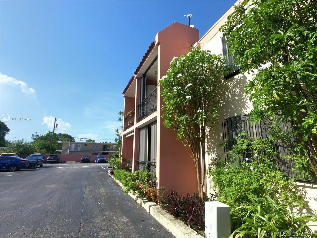 160 SW 30th Avenue Miami FL 33135