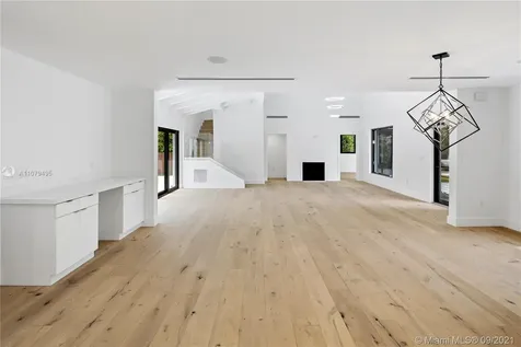 4450 Alton Road Miami Beach FL 33140