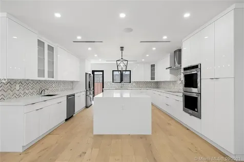 4450 Alton Road Miami Beach FL 33140